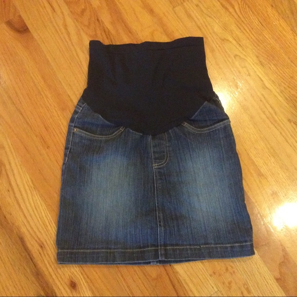 Motherhood Maternity Dresses & Skirts - ❤️3/$15❤️ Motherhood Maternity Denim Skirt